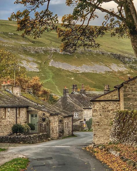 Kettlewell, North Yorkshire Stone Buildings, England Countryside, Magic Places, Old Village, English Village, British Countryside, Yorkshire Dales, Yorkshire England, England And Scotland