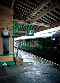 ~•❈✿❈•~ Train Platform, Heritage Railway, Old Train Station, Train Theme, Luxury Train, Train Depot, Old Train, Train Pictures, Train Journey