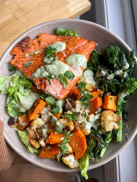 Salmon and Roasted Veggies with Creamy Herb Dressing Creamy Herb Dressing, Herb Salmon, Crisp Salad, Herb Dressing, Best Salmon, Roasted Vegetable Salad, Blackened Salmon, Vegetable Plate, Salmon Bowl