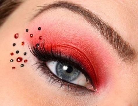 Little Red Riding Hood Makeup Pretty, Red Riding Hood Makeup Halloween, Lady Bug Makeup, Little Red Riding Hood Makeup, Shrek Makeup, Red Riding Hood Makeup, Carnaval Make-up, Theater Makeup, Costume Carnaval