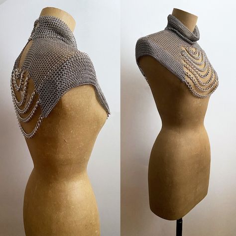 Falconiere Cowl Neck Capelet High Neck Chain Mantle - Etsy Australia Chainmail Outfit, Chainmail Clothing, Layer Sleeves, Scale Mail, Shoulder Jewelry, Neck Chain, Chain Mail, Fantasy Fashion, Artistic Jewelry