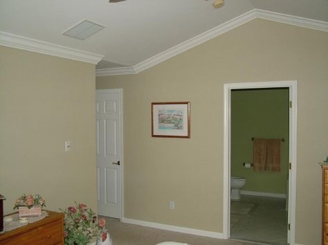 Crown Molding on vaulted ceilings... I always wondered if it could be done. RegalMoldingscom Molding Bedroom, Crown Molding Vaulted Ceiling, Ceiling Crown, Ceiling Molding, Ceiling Crown Molding, Gray Room, Property Ideas, Angled Ceiling, Ceiling Trim