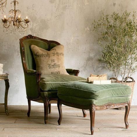 furniture Trendy Sofas, Den Ideas, Poltrona Vintage, Paris Chic, Velvet Chair, Green Chair, French Decor, Vintage Chairs, تصميم داخلي