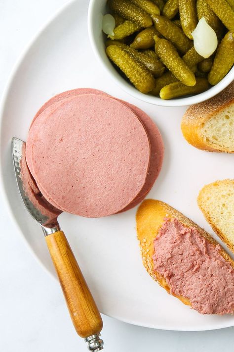 Recipes With Liverwurst, Homemade Liverwurst Recipe, Liverwurst Recipe, Homemade Lunch Meat, Deli Meat Recipes, Liver Pate Recipe, Cured Meat Recipes, Sausage Making Recipes, Liverwurst