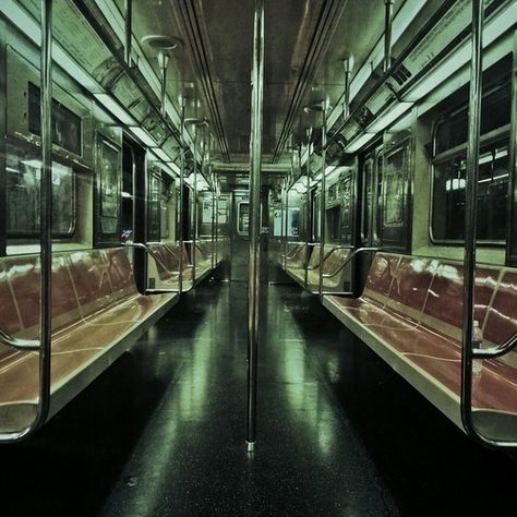 Subway Aesthetic, Subway Car, New York Subway, Subway Station, Subway Train, City Lifestyle, U Bahn, Nyc Subway, The Grove