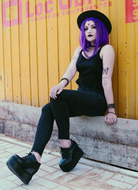 Raven Teen Titans Cosplay, Star Fire Cosplay, Titans Fanart, Teen Titans Cosplay, Raven Costume, Raven Cosplay, Goth Stuff, Halloween 23, Teen Titans Fanart