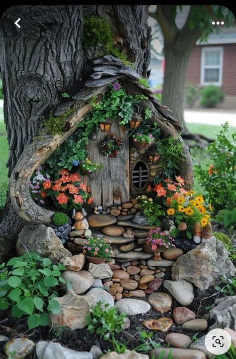 Enchanting DIY Fairy Door Ideas for Your Garden Fairy Door Ideas, Stump Decor, Stump House, Diy Fairy Door, Fairy Doors On Trees, Stump Ideas, Fairy Garden Doors, Fairy Tree Houses, Fairy House Crafts