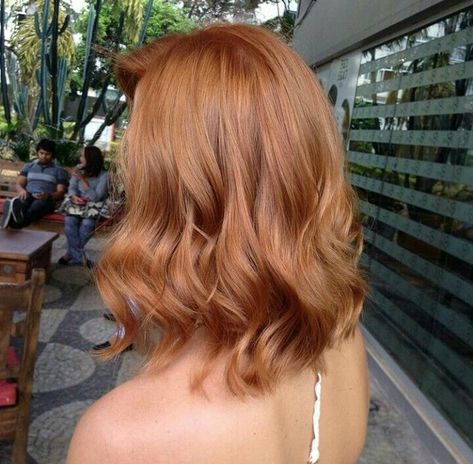 #Hair #Ruivo #Curto Light Strawberry Blonde, Long Bobs, Ginger Hair Color, Hair Color Auburn, Strawberry Blonde Hair, Trendy Hair Color, Long Bob Hairstyles, Penteado Cabelo Curto, Auburn Hair