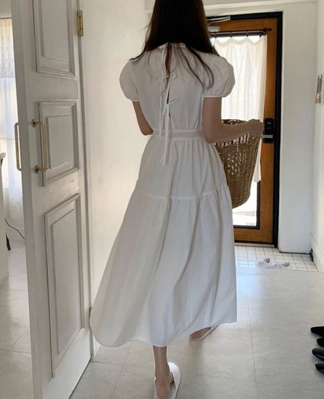 Housewife Aesthetic, Farm Girl, Mode Inspo, The Door, Sundress, A Woman, White Dress, Fashion Inspo, Mac