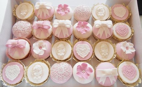 Bow Cupcakes, Girl Therapy, Pretty Pink Princess, Pretty Dessert, Cute Baking, Pink Foods, Pink Cupcakes, Pretty Birthday Cakes, Think Food