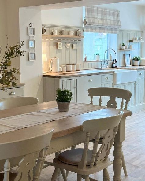 Country Kitchen Diner Ideas, Cosy Country Dining Room, Modern Country Kitchen Diner, Kitchen Diner Snug Ideas, Cottage Table And Chairs, Rustic Kitchen Diner, Homebase Country Living Kitchen, Farmhouse Kitchen Diner, Garage Conversion To Kitchen