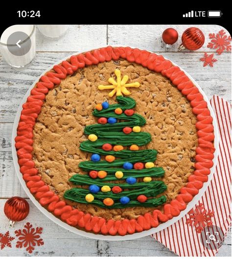 Christmas Cookie Cake, Cookie Cake Decorations, Mrs Fields, Cookie Cake Designs, Christmas Cake Designs, Cookie Cakes, Giant Cookie, Big Cookie, Zucchini Cake