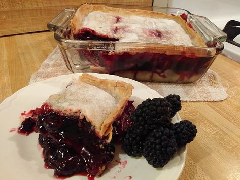 Easy Blackberry Cobbler With Pie Crust, Double Crust Blackberry Cobbler, Blackberry Pie With Frozen Blackberries, Blackberry Cobbler Recipe Pie Crust, Blackberry Cobbler Filling Recipe, Homemade Blackberry Cobbler, Old Fashion Blackberry Cobbler Recipe, Southern Blackberry Cobbler Recipe, Blackberry Cobbler With Pie Crust