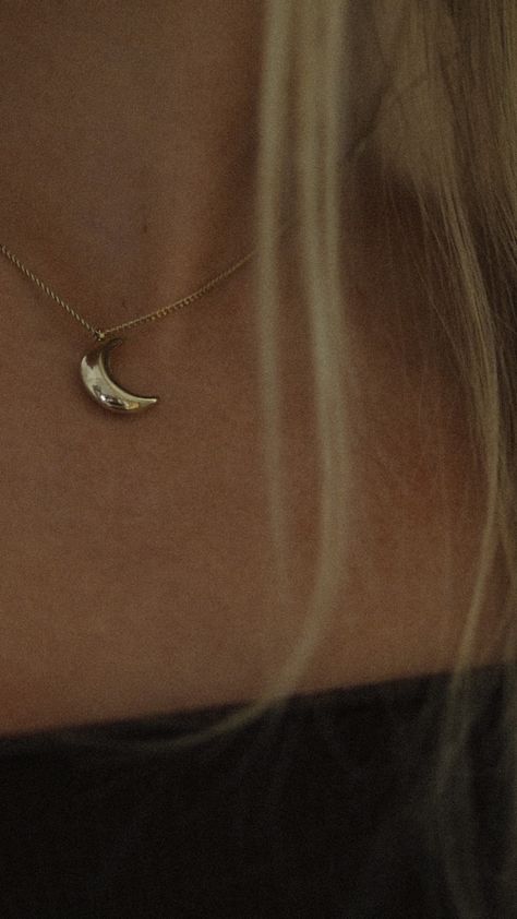 Moon Necklace Aesthetic, Necklace Aesthetic, Character Aesthetic, Moon Necklace, Sailor Moon, Moon, Tv