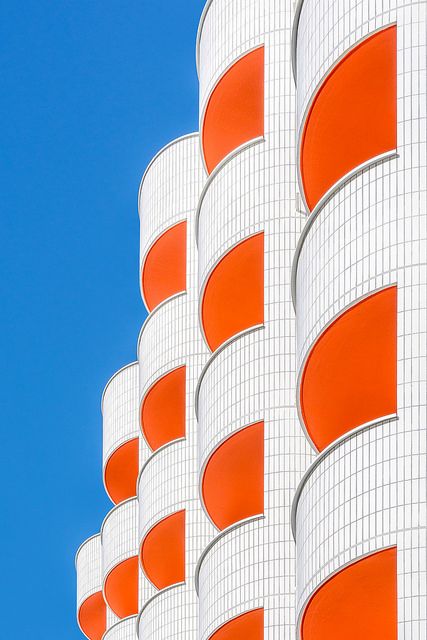 Boulevard de la Villette Architecture Photography Aesthetic, Moodboard Architecture, Orange Architecture, Orange Building, Poster Architecture, Abstract Architecture, Colour Architecture, Architecture Wallpaper, Art Painting Gallery