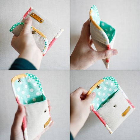 Coin Purse DIY tutorial in pictures. What a cute and simple idea. Dompet Koin Diy, Diy Coin Purse, Purse Diy, Coin Purse Tutorial, Money Purse, Pouch Diy, Purse Tutorial, Diy Money, Sewing Purses