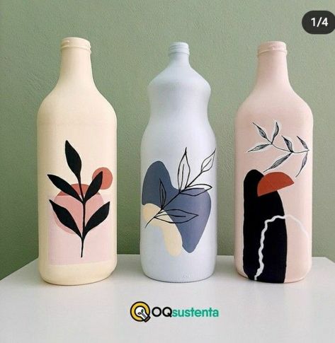 Flower Bottle Art, Boho Bottle Art, Glass Bottles Art Diy, Aesthetic Bottle Painting, Aesthetic Bottle Art, Bottle Art Ideas Paint, Cute Bottle Painting, Unique Bottle Art, Glass Bottle Painting Designs