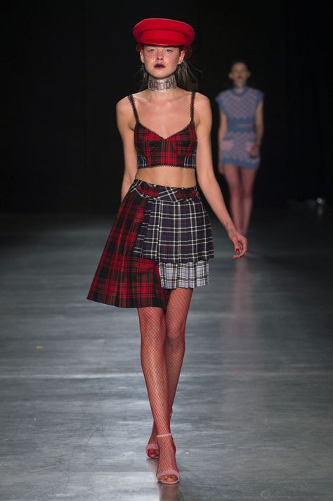 Tartan Runway, Tartan Skirts, Tartan Fashion, 2018 Runway, Plaid Outfits, Milano Fashion Week, Princess Outfits, Higher Design, The C