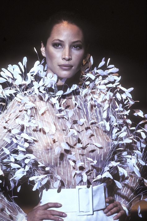 Guy Laroche, Christy Turlington, Celebrities Female, S S, Fashion Show, Crown Jewelry, Spring Summer, Couture, Celebrities