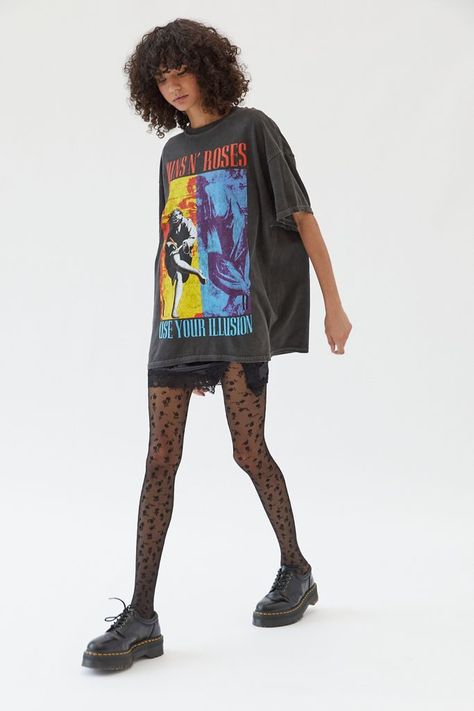 Graphic Tee Festival Outfit, Slip Dress Band Tee Outfit, 90s Band Tees Outfit, Band Tee With Skirt, Oversized Band Tshirt Outfit, Styling Tshirt Dress, Bmth Concert Outfit, Rock Band Tee Outfits, Graphic T Shirt Dress Outfit