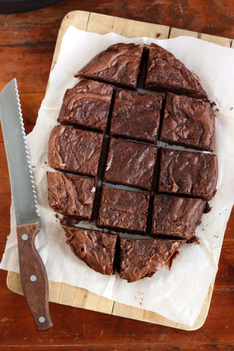 Slow Cooker Brownies, Slow Cooker Fudge, Slow Cooker Cake, Crockpot Cake, Crockpot Desserts, Slow Cooker Baking, Crock Pot Desserts, Chocolate Fudge Brownies, Slow Cooker Desserts