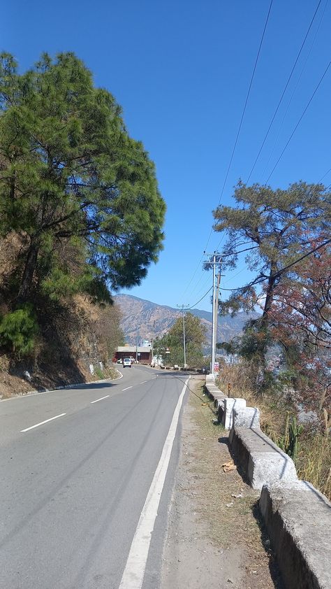 Silent, Serene Road 
Clicked by Paramjit Singh Real Nature Pictures Beautiful, Real Nature Photography, Nature Snapchat, Snaps Videos, Traveling Video, Christmas Instagram Pictures, Water Sound, Clever Captions For Instagram, Real Nature