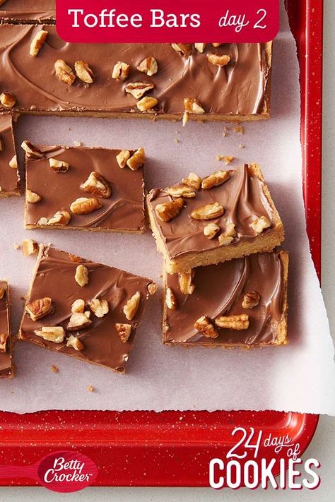 Betty Crocker Toffee Bars, Betty Crocker Toffee Recipe, Quick Party Desserts, Toffee Bars Recipe, Chocolate Toffee Bars, Desert Bars, Betty Crocker Cookies, Soft Toffee, Simple Treats