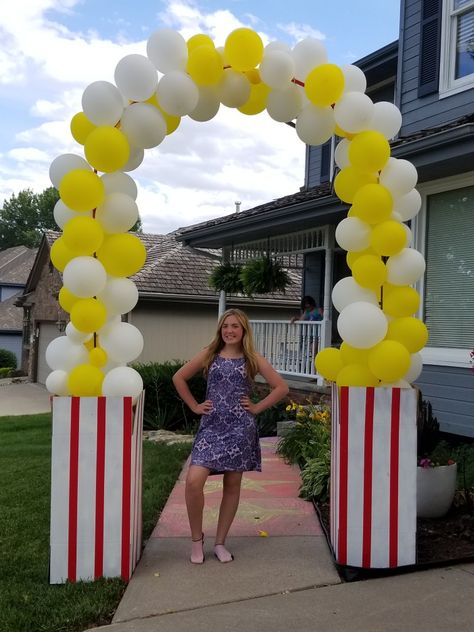 Retro Drive In Movie Party, Drive In Movie Classroom, Drive In Movie Decorations, Drive In Movie Theater Ideas, Drive In Movie Theme Birthday Party, Kids Drive In Movie Party Cars, Drive In Movie Party Ideas, Backyard Drive In Movie Party, Movie Night Bday Party Ideas