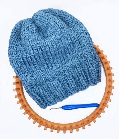 Loom Hats Easy, Loom Knit Hat With Brim, Looming Projects For Beginners, Loom Hats Patterns Free, Circle Loom Projects, Loom Knitting Patterns Free, Loom Knitting Patterns Hat, Loom Knitting For Beginners, Sock Loom