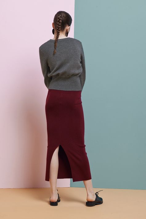 Maroon skirt Maroon Skirt Outfit, Pattern Skirt Outfit, Maroon Skirt, Real Images, Pencil Skirt Outfits, Style 2023, Skirt Outfit, Skirt Pattern, Skirt Outfits