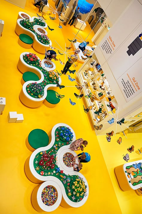 Preschool Creative Art, Kids Festival, Daycare Design, Kids Cafe, Retail Space Design, Kindergarten Design, Lego Store, Lego Room, Playroom Design