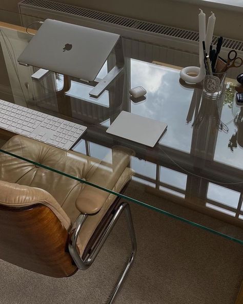 Glass Desk, Interior Modern, Decor Minimalist, Home Office Design, Interior Inspo, My New Room, New Room, Interior Inspiration, Home Deco