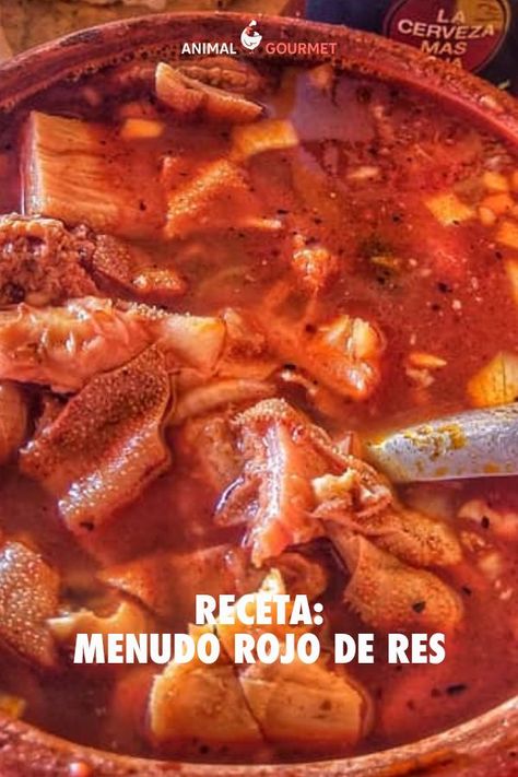 El menudo rojo de res, también conocido como pancita es una de las recetas mexicanas más buscadas en temporada de frío (o de cruda). Esta receta es fácil de preparar aunque se lleva varias horas de cocimiento. Además, es muy económica, por aquello de la cuesta de enero. Menudo Recipe Authentic Mexican, Red Menudo Recipe, Menudo Mexicano, Menudo Recipe Easy, Menudo Recipe Authentic, Mexican Menudo Recipe, Menudo Recipe, Easy Yeast Rolls, Mexican Comfort Food