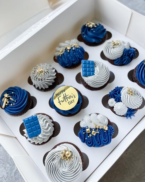 Blue And Gray Cupcakes, Blue And Silver Cupcake Ideas, Cupcake Decoration For Men, Cupcake Cakes For Men Birthday, Father Day Cupcakes, Mens Birthday Cupcakes Ideas, Men Cupcakes Ideas, Birthday Cupcake Decorating Ideas For Men, Cupcake For Men Birthday