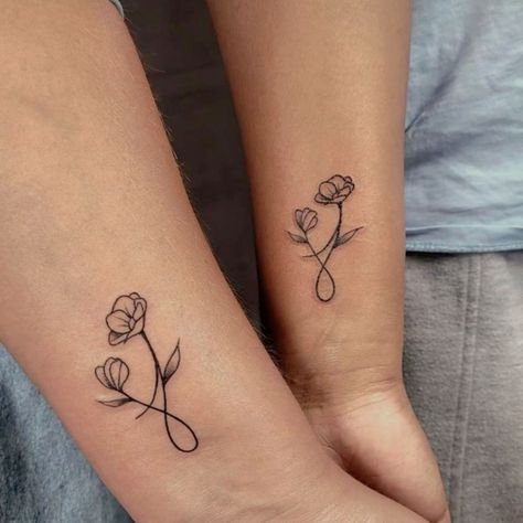 Cute Tattoos For Mother And Daughter, Mam And Daughters Tattoo, Matching Tattoos Parents, Mom And Daughter Tattoos Matching Unique, Matching Mom Daughter Tattoos, Tattoo Mother And Daughter, Matching Tattoos Mom And Daughter, Tattoo Ideas Mom And Daughter, Tattoo Mom And Daughter