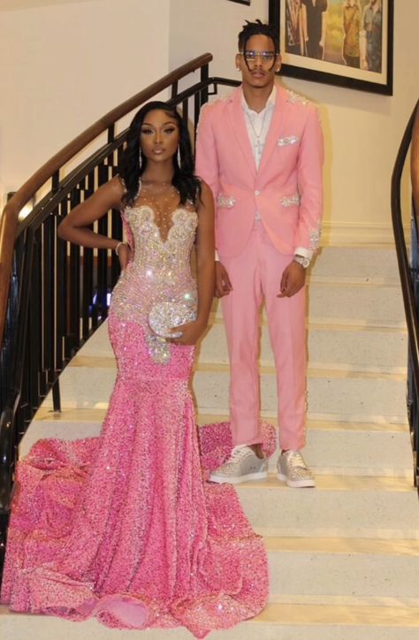 Prom Dress And Suit Matching, Matching Prom Outfits For Couples, Couples Prom Outfits, Prom Outfits For Couples, Matching Prom Outfits, Couple Prom Outfits, Multi Color Prom Dress, Prom Couples Outfits, Pink Prom Suit