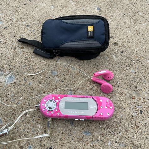 Pink Old School Digital MP3 Player - Runs on AAA... - Depop Mp3 Aesthetic, Mp3 Player Aesthetic, Goth Apartment, Reject Modernity, Dream Items, Pink Goth, Mp3 Music Player, Inside My Bag, Retro Gadgets