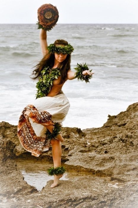 Tahitian Dance, Polynesian Dance, Hawaii Hula, Hawaiian Dancers, Hula Skirt, Hawaiian Summer, Gallery Display, Hula Dance, Wellness Massage