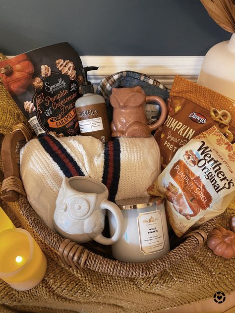 Fall Bday Gift Ideas, Small Themed Gift Baskets, Practical Gift Baskets, Just Because Baskets For Her, Cuddle Basket Gift, Coffee Prize Basket, Snacks For Gift Baskets, Keurig Gift Basket Ideas, Welcome Fall Gift Basket