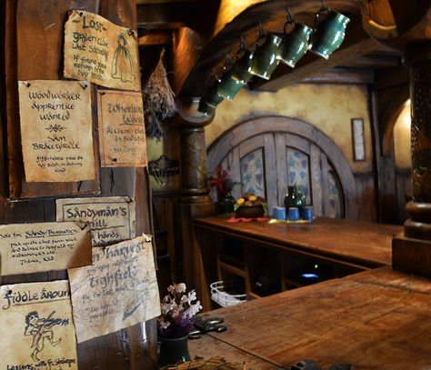 . Taverna Medieval, Tavern Decor, Dnd Room, Dungeon Room, Medieval Aesthetic, Hobbit House, The Shire, Green Dragon, Arte Fantasy