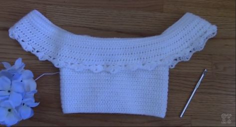 Off-the-Shoulder Crochet Top Tutorial Off Shoulder Crop Top Crochet, Off Shoulder Crochet Top Pattern Free, Crochet Off The Shoulder Top Pattern, Off The Shoulder Crochet Top, Crochet Off The Shoulder Top, Crochet Shoulder Top, Top Tejidos A Crochet, Crochet Off Shoulder Top, Crochet Top Ideas