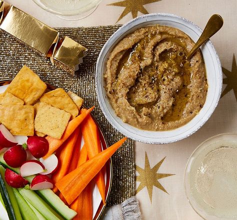 Chestnut hummus Chestnut Hummus, Easy Homemade Hummus, Christmas Starter, Chestnut Recipes, Easy Hummus Recipe, Vegetarian Christmas, Christmas Dinner Menu, Easy Hummus, Easy Curry