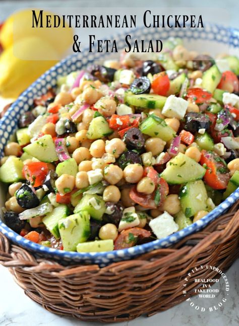 Chickpea Feta Salad, Chickpea Feta, Mediterranean Chickpea, Resep Salad, Easy Mediterranean Diet Recipes, Chick Pea, Calorie Meals, Resep Diet, Feta Salad