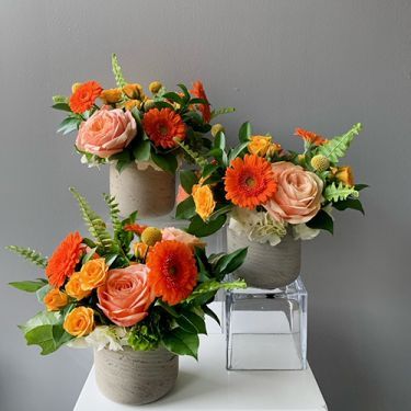 Citrus Centerpiece, Orange Centerpieces, Summer Flower Arrangements, Small Flower Arrangements, Table Flower Arrangements, Small Centerpieces, Fall Flower Arrangements, Flower Vase Arrangements, Flower Arrangements Simple