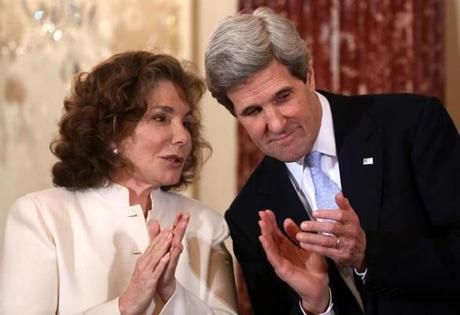 John Kerry And Wife | Secretary of State John Kerry listened to his wife, Teresa Heinz ... John Kerry, Hollywood Gossip, Second Wife, Fast Facts, Latest Celebrity News, Environmental Issues, Public Policy, The New Yorker, Current Events