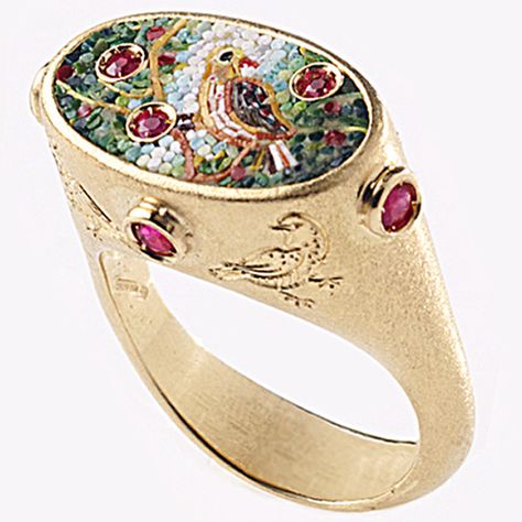 Ring in yellow gold with micromosaic and rubies by Le Sibille Micromosaic Jewellery, Micro Mosaic Jewelry, Mosaic Jewelry, Jewellery Trends, Jewellery Marketing, International Jewelry, Micro Mosaic, Unusual Jewelry, Couture Jewelry