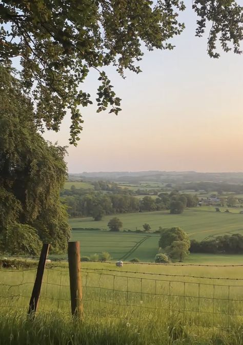 Hobbit Moodboard, European Countryside Aesthetic, Country Side Aesthetic, British Countryside Aesthetic, Countryside Photos, Make Yourself Happy, England Countryside, Countryside Cottage, Oil Painting Nature