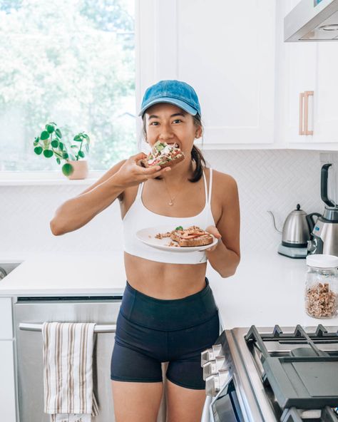 Healthy Food Photoshoot, Healthy Food Photos, Health Photoshoot, Jules Acree, After Workout Food, Woman Eating, Lunch Inspiration, Cooking Photos, Wellness Apps