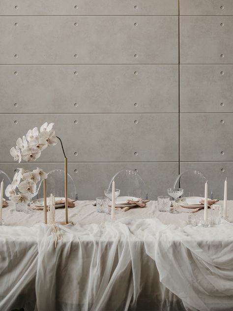 Minimalist Wedding Decor, Byron Bay Weddings, Tablescape Inspiration, Bridal Table, Modern Minimalist Wedding, Living Modern, The Lane, Wedding Tablescapes, Reception Table