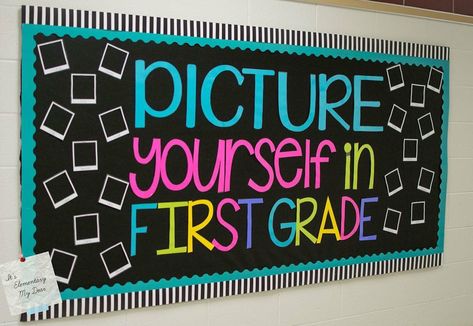 School Bulletin Board Ideas, Kindergarten Bulletin Boards, Teacher Bulletin Boards, Preschool Bulletin, Preschool Bulletin Boards, First Grade Writing, School Doors, Back To School Bulletin Boards, Bulletin Board Ideas